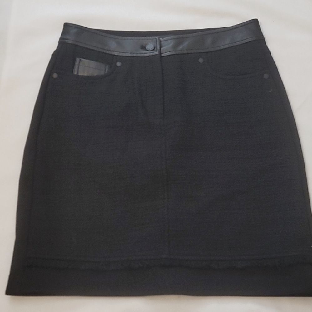 ‎Karl Lagerfeld skirt size 0